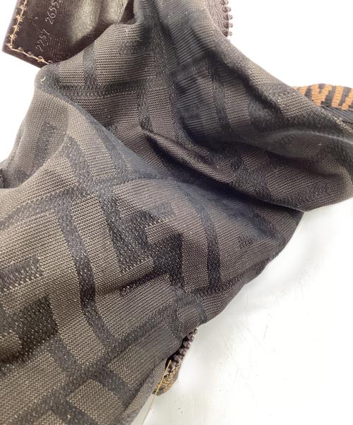 FENDI（フェンディ）FENDI (フェンディ) ズッカ ハンドポーチの古着・服飾アイテム