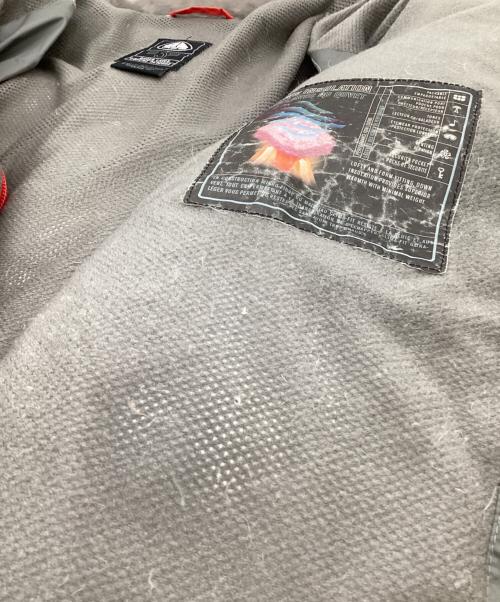 NIKE ACG（ナイキエーシージー）NIKE ACG (ナイキエーシージー) ダウンジャケット レッド×グレー サイズ:Mの古着・服飾アイテム