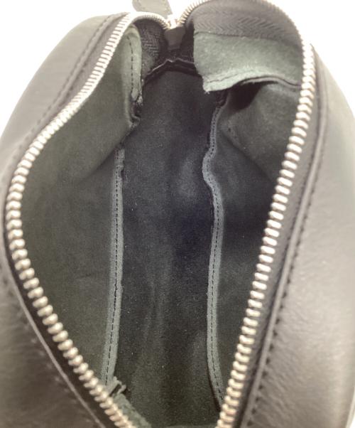 J&M DAVIDSON（ジェイ＆エム デヴィッドソン）J&M DAVIDSON (ジェイ＆エム デヴィッドソン)  LIPSTICK POCHETTE WITH STUDS（リップスティック ポシェット ウィズ スタッズ）ショルダーバッグ ブラックの古着・服飾アイテム