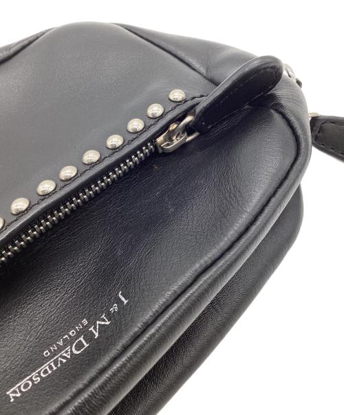 J&M DAVIDSON（ジェイ＆エム デヴィッドソン）J&M DAVIDSON (ジェイ＆エム デヴィッドソン)  LIPSTICK POCHETTE WITH STUDS（リップスティック ポシェット ウィズ スタッズ）ショルダーバッグ ブラックの古着・服飾アイテム
