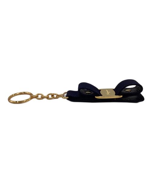 Salvatore Ferragamo（サルヴァトーレ フェラガモ）Salvatore Ferragamo (サルヴァトーレ フェラガモ) ヴァラリボン キーホルダー ネイビーの古着・服飾アイテム