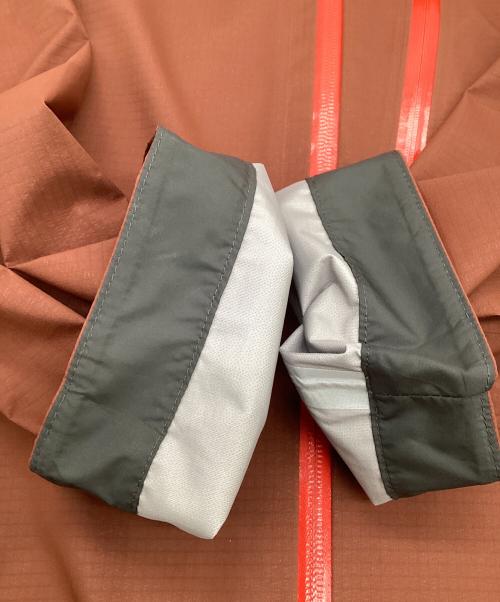 Patagonia（パタゴニア）Patagonia (パタゴニア) GRANITTE CREST RAIN JKT（グラナイト クレスト レイン ジャケット） ブラウン×レッド サイズ:Lの古着・服飾アイテム