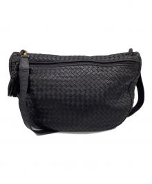 BOTTEGA VENETA（ボッテガベネタ）の古着「イントレチャート ショルダーバッグ」｜ブラック