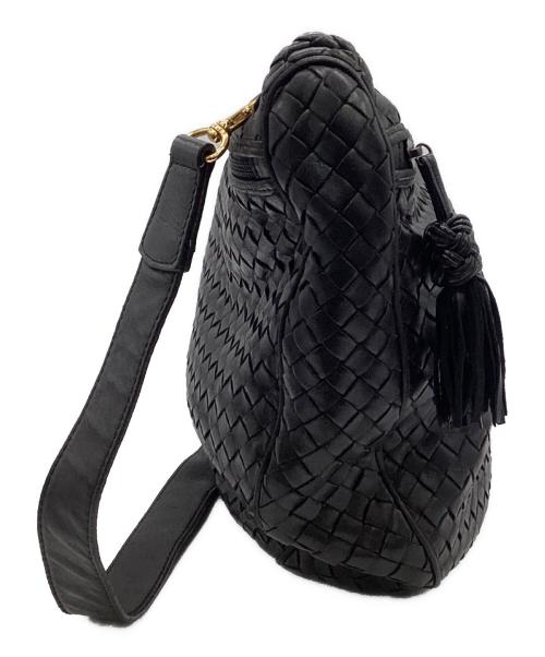 BOTTEGA VENETA（ボッテガベネタ）BOTTEGA VENETA (ボッテガベネタ) イントレチャート ショルダーバッグ ブラックの古着・服飾アイテム