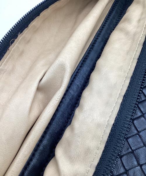 BOTTEGA VENETA（ボッテガベネタ）BOTTEGA VENETA (ボッテガベネタ) イントレチャート ショルダーバッグ ブラックの古着・服飾アイテム