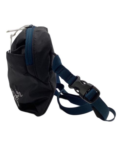 ARC'TERYX（アークテリクス）ARC'TERYX (アークテリクス) Heliad Crossbody Bag（ヒリアド クロスボディ バッグ） ブラック×ブルーの古着・服飾アイテム