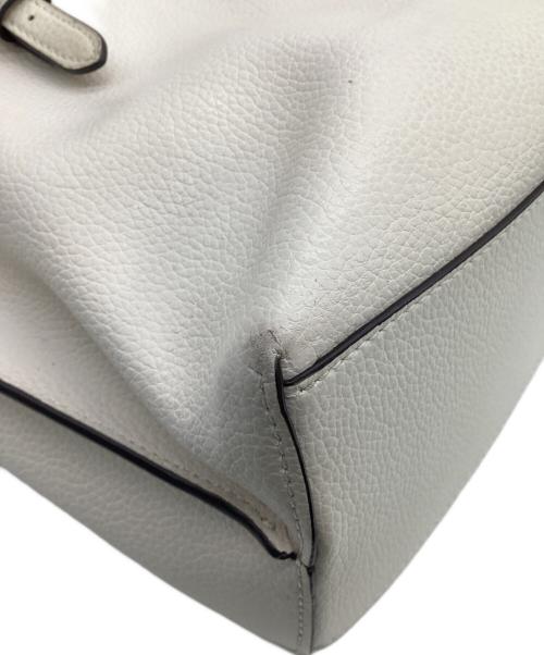 COACH（コーチ）COACH (コーチ) モリー トート 25 2WAYバッグ アイボリーの古着・服飾アイテム