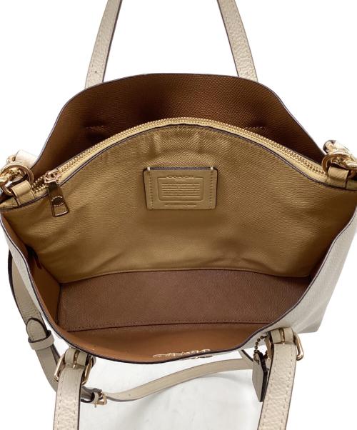 COACH（コーチ）COACH (コーチ) モリー トート 25 2WAYバッグ アイボリーの古着・服飾アイテム