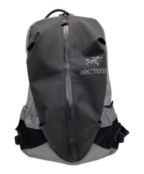 ARC'TERYX（アークテリクス）ARC'TERYX (アークテリクス) BEAMS (ビームス) 別注 ARRO16 Backpack  グレー×ブラックの古着・服飾アイテム