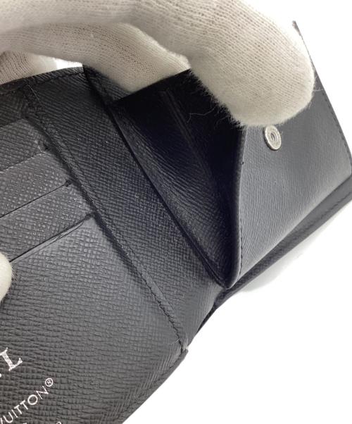 LOUIS VUITTON（ルイ ヴィトン）LOUIS VUITTON (ルイ ヴィトン) モノグラム エクリプス ポルトフォイユ マルコ 2つ折り財布 ブラック・グレーの古着・服飾アイテム
