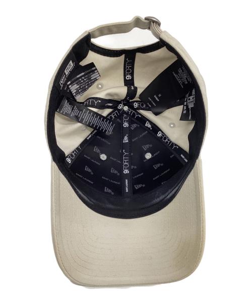 SAINT LAURENT（サンローラン）SAINT LAURENT (サンローラン) New Era (ニューエラ) YSL モノグラム キャップ アイボリーの古着・服飾アイテム