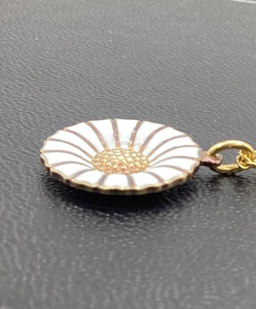 Georg Jensen（ジョージジェンセン）Georg Jensen (ジョージジェンセン) DAISY（デイジー）ネックレス ホワイト×ゴールドの古着・服飾アイテム