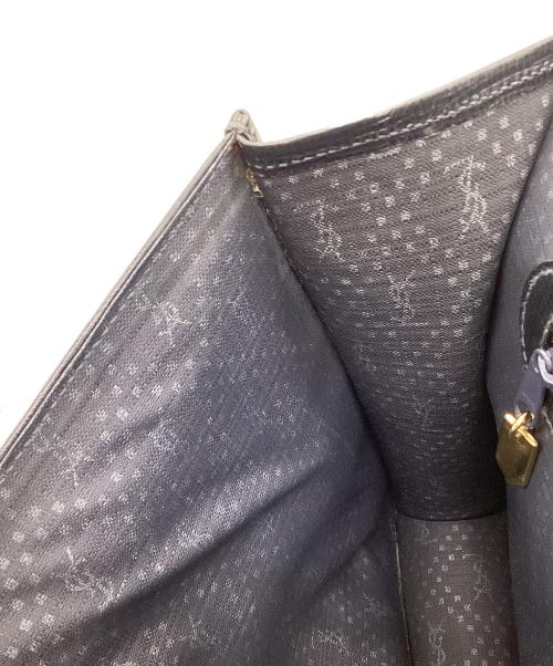 Yves Saint Laurent（イヴサンローラン）Yves Saint Laurent (イヴサンローラン) ショルダーバッグ ブラックの古着・服飾アイテム