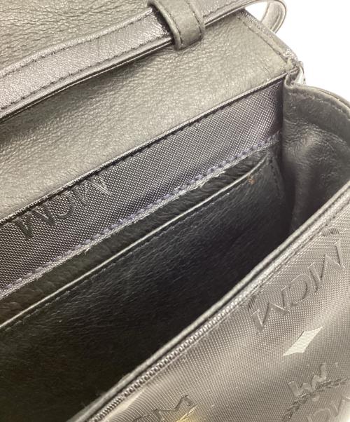 MCM（エムシーエム）MCM (エムシーエム) モノグラム ショルダーバッグ ブラックの古着・服飾アイテム