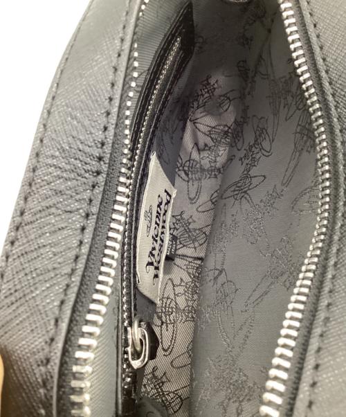 Vivienne Westwood（ヴィヴィアンウエストウッド）Vivienne Westwood (ヴィヴィアンウエストウッド) SAFFIANO CAMERA BAG（サフィアーノ カメラ バッグ） ブラックの古着・服飾アイテム