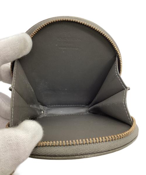 LOUIS VUITTON（ルイ ヴィトン）LOUIS VUITTON (ルイ ヴィトン) モノグラム ヴェルニ ポルトモネ シャポー オリーブの古着・服飾アイテム