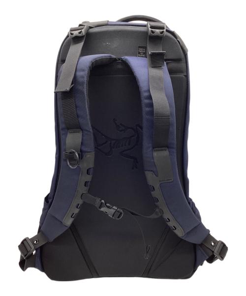 ARC'TERYX（アークテリクス）ARC'TERYX (アークテリクス) Arro 22 Backpack（アロー 22 バックパック） ネイビー×ブラックの古着・服飾アイテム