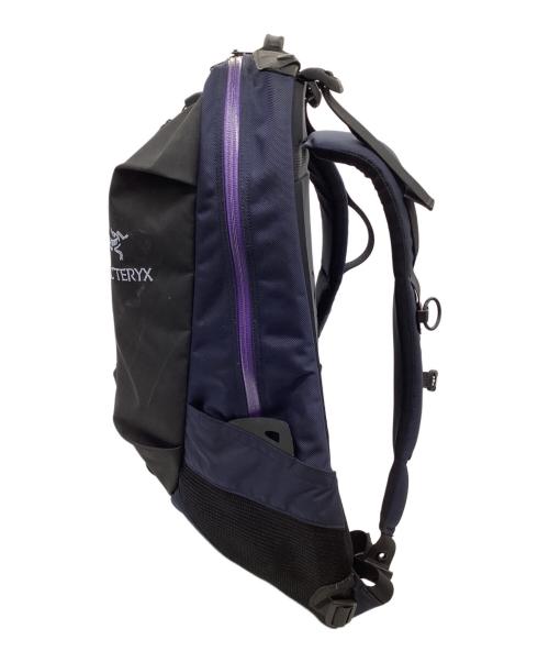 ARC'TERYX（アークテリクス）ARC'TERYX (アークテリクス) Arro 22 Backpack（アロー 22 バックパック） ネイビー×ブラックの古着・服飾アイテム