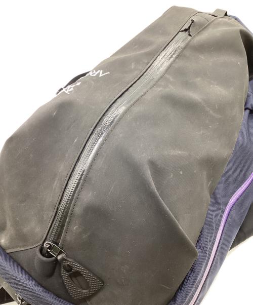 ARC'TERYX（アークテリクス）ARC'TERYX (アークテリクス) Arro 22 Backpack（アロー 22 バックパック） ネイビー×ブラックの古着・服飾アイテム