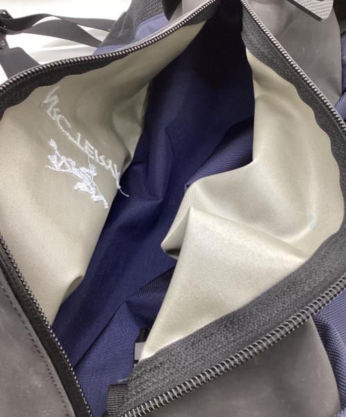 ARC'TERYX（アークテリクス）ARC'TERYX (アークテリクス) Arro 22 Backpack（アロー 22 バックパック） ネイビー×ブラックの古着・服飾アイテム