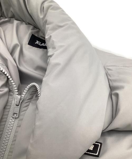 X-LARGE（エクストララージ）X-LARGE (エクストララージ) ダウンジャケット グレー サイズ:Mの古着・服飾アイテム