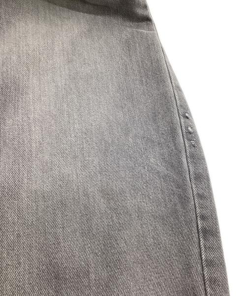 Curensology（カレンソロジー）Curensology (カレンソロジー) ユーズドカーヴィーデニムパンツ グレー サイズ:36の古着・服飾アイテム
