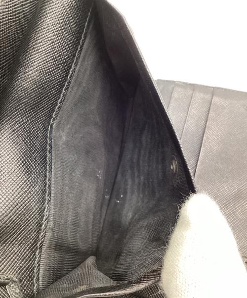 PRADA（プラダ）PRADA (プラダ) 3つ折り財布 ブラックの古着・服飾アイテム
