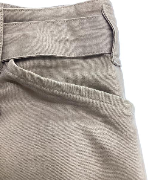 COMOLI（コモリ）COMOLI (コモリ) コットンリネンベルテッドパンツ ブラウン サイズ:2の古着・服飾アイテム
