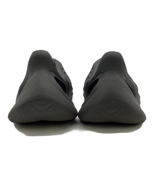 adidas（アディダス）adidas (アディダス) YEEZY FOAM RUNNER（イージー フォーム ランナー） ブラック サイズ:US9の古着・服飾アイテム