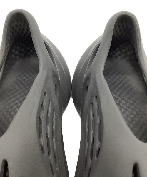 adidas（アディダス）adidas (アディダス) YEEZY FOAM RUNNER（イージー フォーム ランナー） ブラック サイズ:US9の古着・服飾アイテム