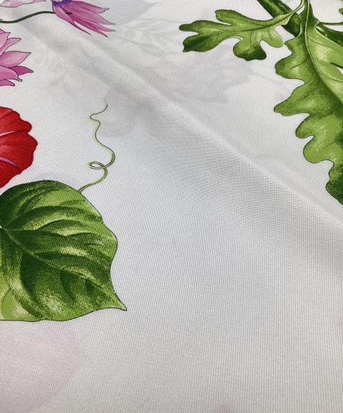 GUCCI（グッチ）GUCCI (グッチ) シルクスカーフ マルチカラーの古着・服飾アイテム