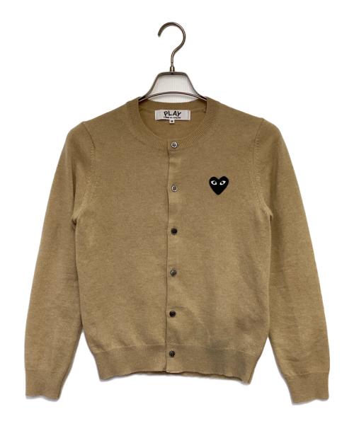 PLAY COMME des GARCONS（プレイコムデギャルソン）PLAY COMME des GARCONS (プレイコムデギャルソン) クルーネック カーディガン ベージュ サイズ:Mの古着・服飾アイテム