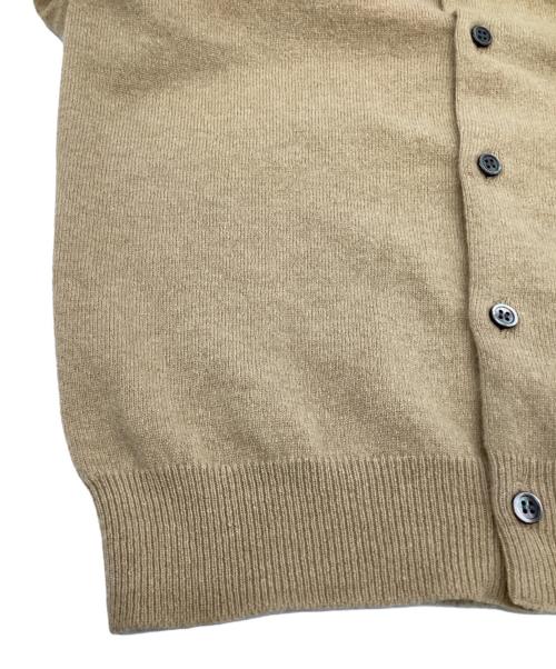 PLAY COMME des GARCONS（プレイコムデギャルソン）PLAY COMME des GARCONS (プレイコムデギャルソン) クルーネック カーディガン ベージュ サイズ:Mの古着・服飾アイテム
