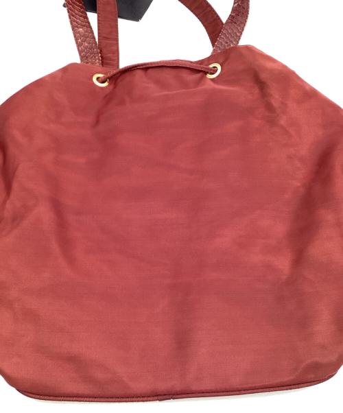 PRADA（プラダ）PRADA (プラダ) ワンショルダー巾着バッグ レッドの古着・服飾アイテム