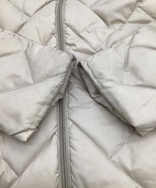 MONCLER（モンクレール）MONCLER (モンクレール) MELANIE（メラニー）キルティング ダウンコート アイボリーの古着・服飾アイテム