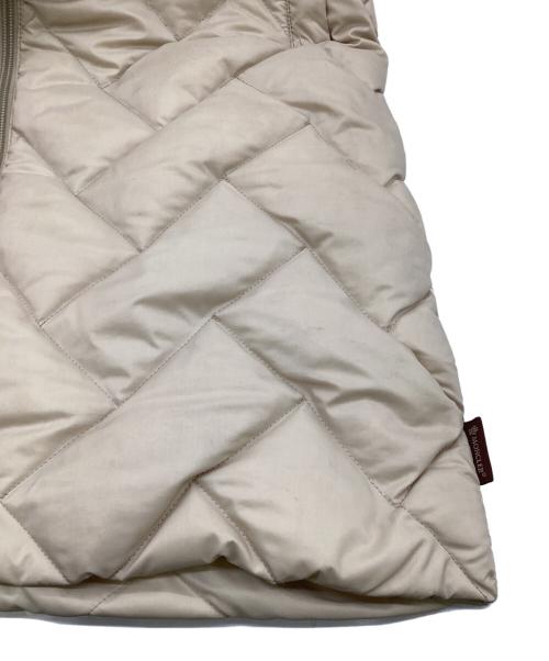 MONCLER（モンクレール）MONCLER (モンクレール) MELANIE（メラニー）キルティング ダウンコート アイボリーの古着・服飾アイテム