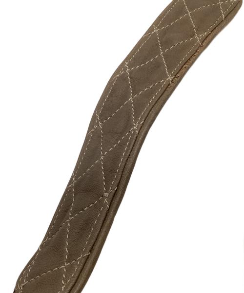 JIMMY CHOO（ジミーチュウ）JIMMY CHOO (ジミーチュウ) バイカー ショルダーバッグ ベージュの古着・服飾アイテム