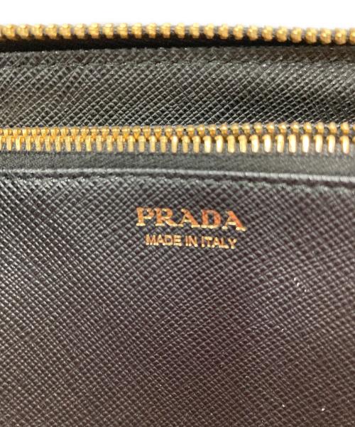PRADA（プラダ）PRADA (プラダ) サフィアーノラウンドジップファスナー財布 1ML506 ブラック×ピンクの古着・服飾アイテム