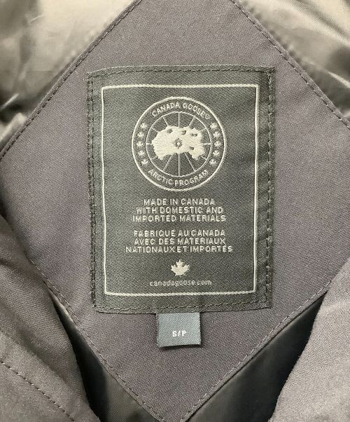 CANADA GOOSE（カナダグース）CANADA GOOSE (カナダグース) ダウンジャケット ダークネイビー サイズ:Sの古着・服飾アイテム
