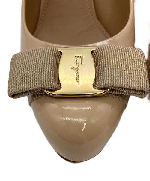 Salvatore Ferragamo（サルヴァトーレ フェラガモ）Salvatore Ferragamo (サルヴァトーレ フェラガモ) パンプス 	PIMPA ピンクベージュ サイズ:5 1/2の古着・服飾アイテム