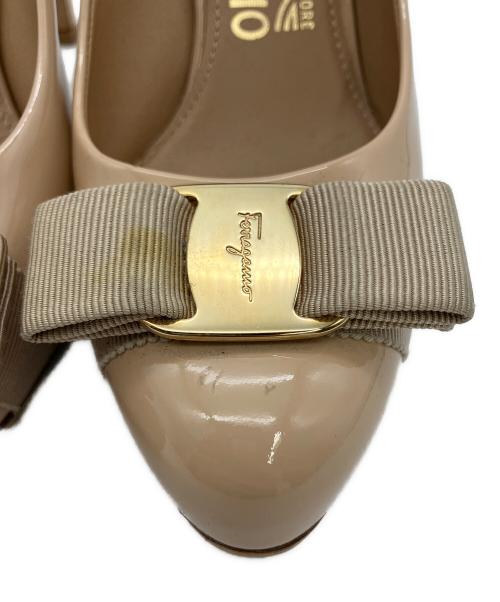 Salvatore Ferragamo（サルヴァトーレ フェラガモ）Salvatore Ferragamo (サルヴァトーレ フェラガモ) パンプス 	PIMPA ピンクベージュ サイズ:5 1/2の古着・服飾アイテム