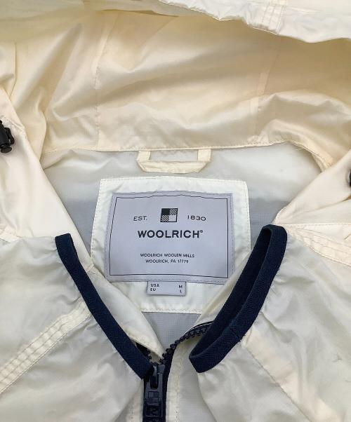 WOOLRICH（ウールリッチ）WOOLRICH (ウールリッチ) ナイロンパーカー アイボリー サイズ:USA Mの古着・服飾アイテム