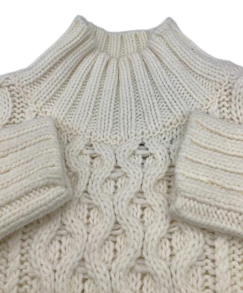 BLUE LABEL CRESTBRIDGE（ブルーレーベルクレストブリッジ）BLUE LABEL CRESTBRIDGE (ブルーレーベルクレストブリッジ) ニット ハイネックニット ホワイト サイズ:38の古着・服飾アイテム