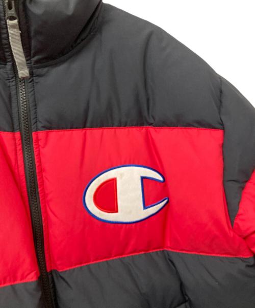 Champion（チャンピオン）Champion (チャンピオン) ダウンジャケット ブラック×レッド サイズ:X-LARGEの古着・服飾アイテム