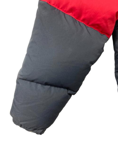 Champion（チャンピオン）Champion (チャンピオン) ダウンジャケット ブラック×レッド サイズ:X-LARGEの古着・服飾アイテム