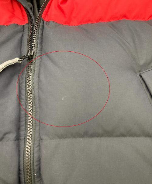 Champion（チャンピオン）Champion (チャンピオン) ダウンジャケット ブラック×レッド サイズ:X-LARGEの古着・服飾アイテム