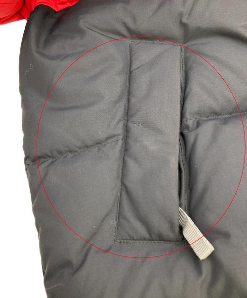 Champion（チャンピオン）Champion (チャンピオン) ダウンジャケット ブラック×レッド サイズ:X-LARGEの古着・服飾アイテム