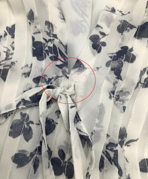 Snidel（スナイデル）Snidel (スナイデル) プリーツプリントワンピース ホワイトの古着・服飾アイテム