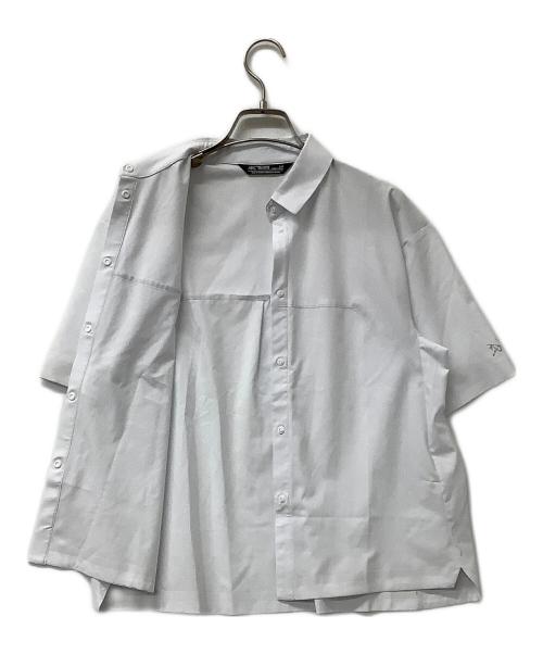 ARC'TERYX（アークテリクス）ARC'TERYX (アークテリクス) 半袖シャツ ホワイト サイズ:Sの古着・服飾アイテム