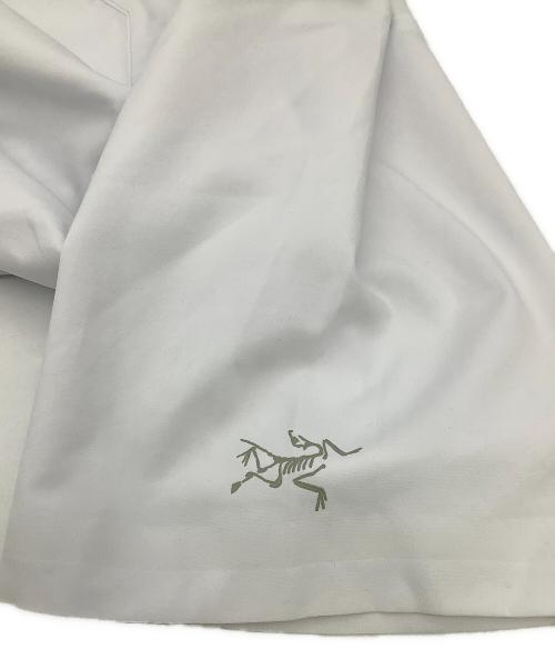 ARC'TERYX（アークテリクス）ARC'TERYX (アークテリクス) 半袖シャツ ホワイト サイズ:Sの古着・服飾アイテム